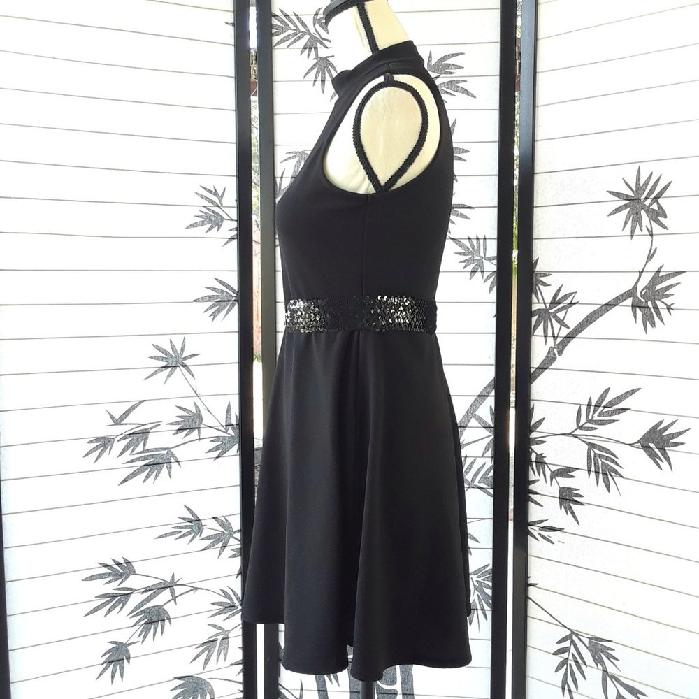❤️ Acemi Black Mock Neck Sleeveless Dress 2/$15 - Picture 6 of 10